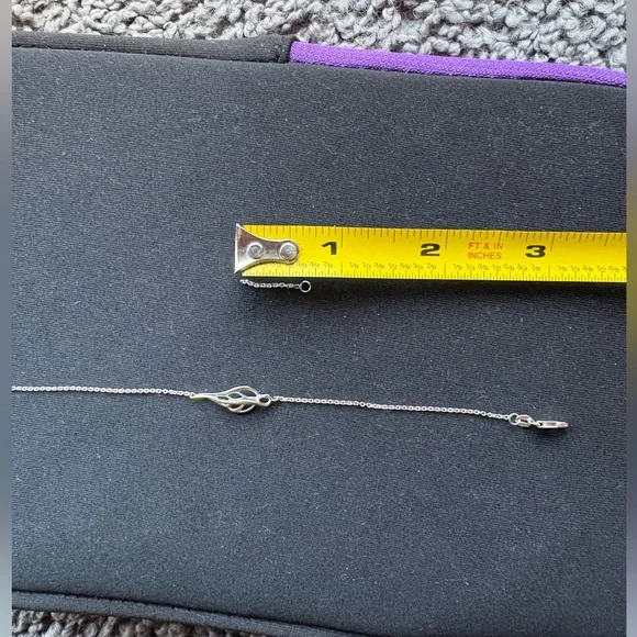 Na Hoku White Gold Bracelet - Picture 2 of 6